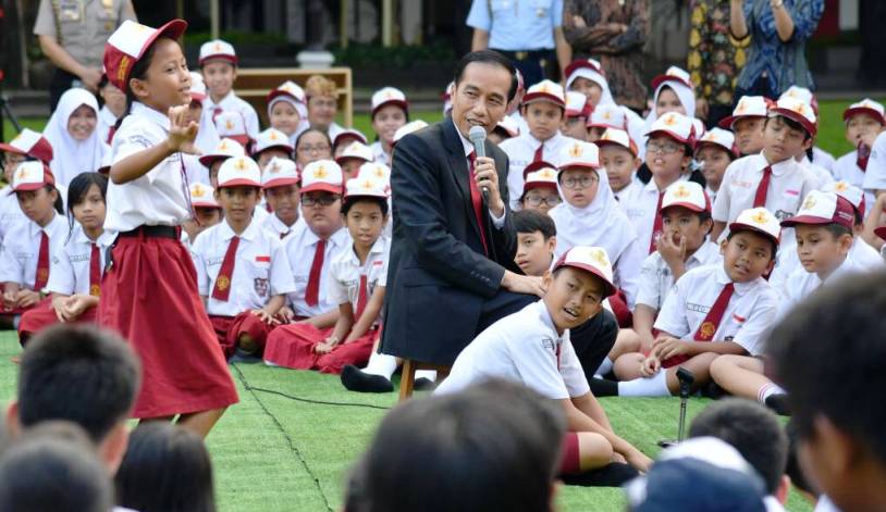 Begini Gaya Presiden Mendongeng Untuk Anak Indonesia di 